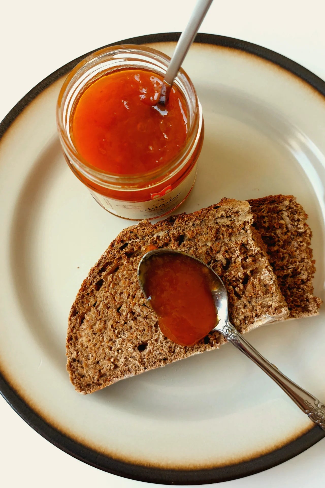 معجـون مشمـــاش بالنيـرولي