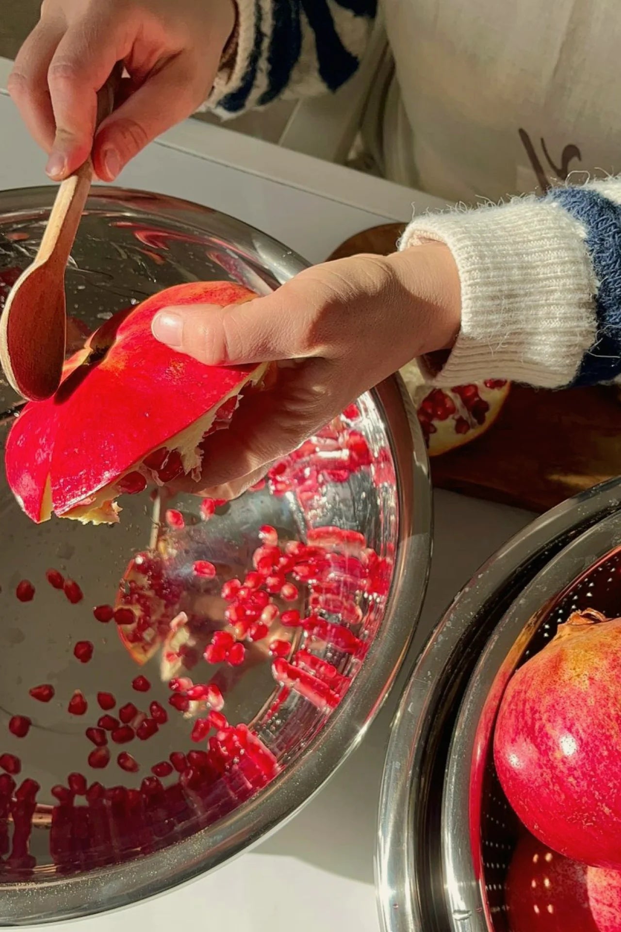 معجون رمان بالجلجلان واللوز