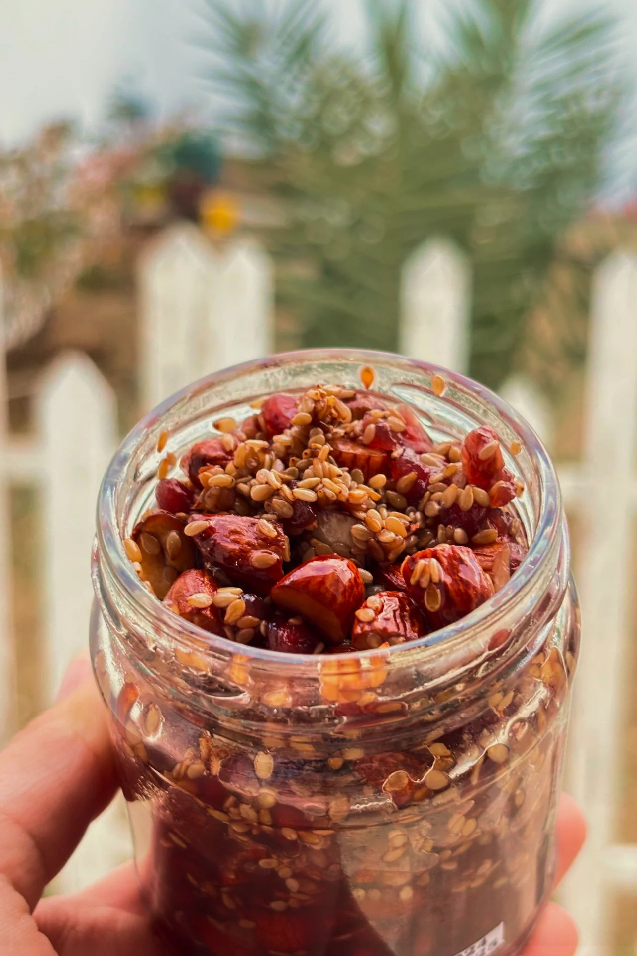 معجون رمان بالجلجلان واللوز