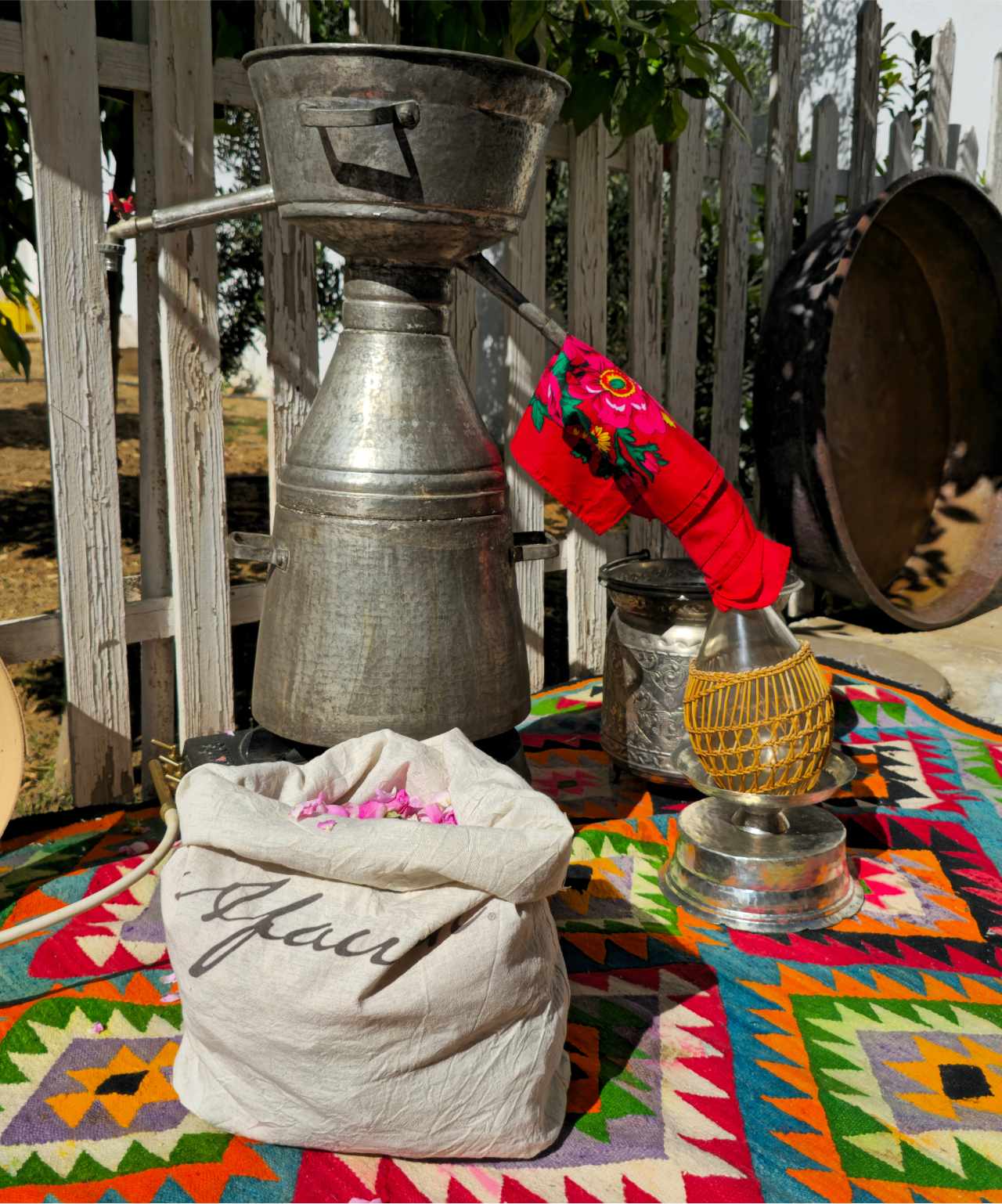 التقطير الزمني للورد العربي في المدينة العتيقة