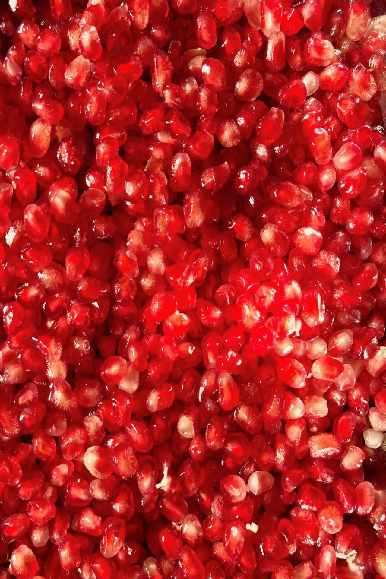 معجون رمان بالجلجلان واللوز